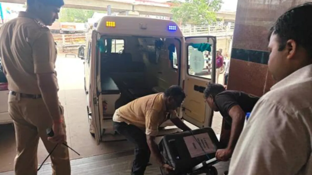'Live human heart' transported via Vande Bharat Express for the first time. (1)