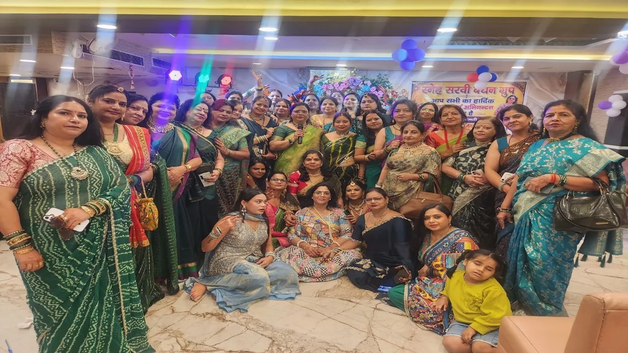 कानपुर हरियाली तीज सिलीब्रेशन : महिलाओं ने कजरी गीत पर नृत्य कर बांधा समा, मधु बनी तीज क्वीन