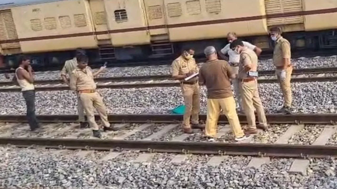 Raebareli News : रूपामऊ रेलवे स्टेशन के पास फौजी का शव मिलने से हड़कंप, ट्रेनिंग से लौट रहा था प्रयागराज