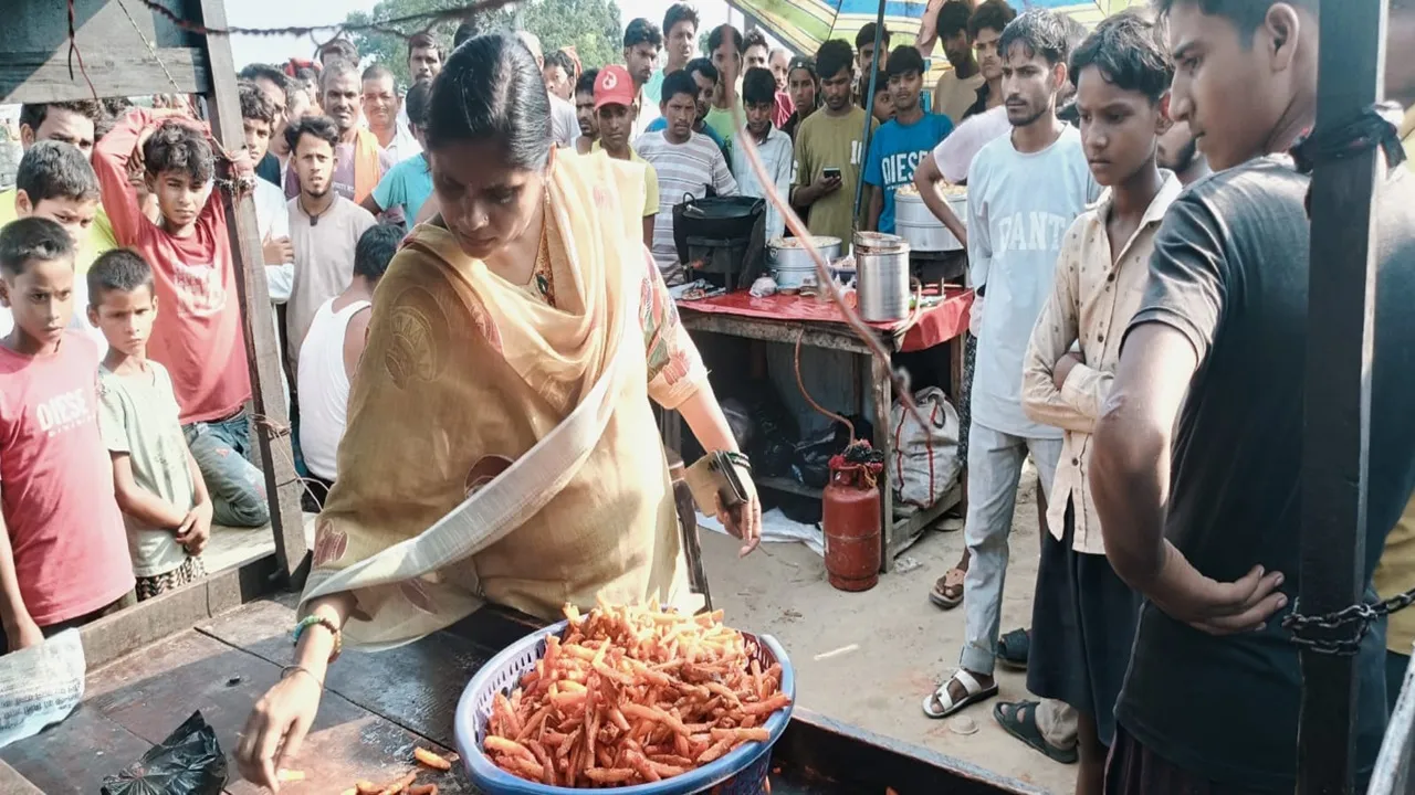 Barabanki News : खाद्य सुरक्षा विभाग की बड़ी कार्रवाई, 25 किलो दूषित मिठाई नष्ट; पांच नमूने लिए