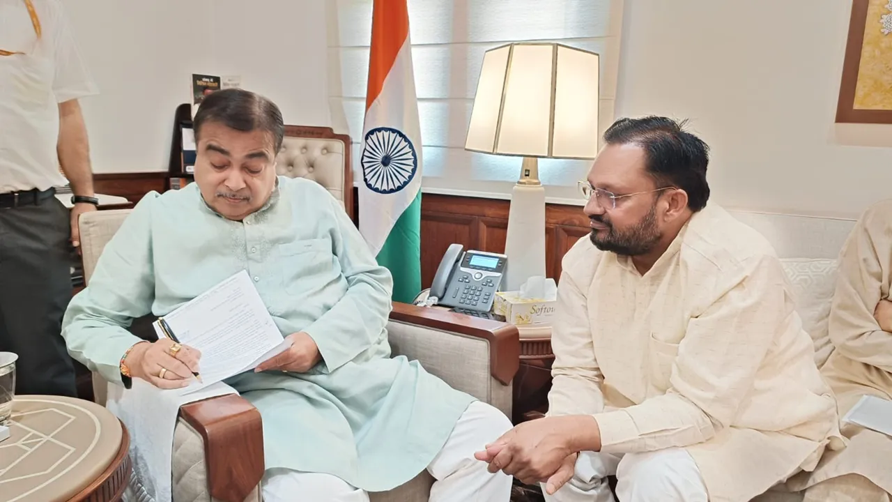 Shravasti News : गोरखपुर तक दौड़ेगा बाराबंकी-बहराइच फोरलेन? दद्दन मिश्र ने गडकरी के सामने रखा बड़ा प्रस्ताव