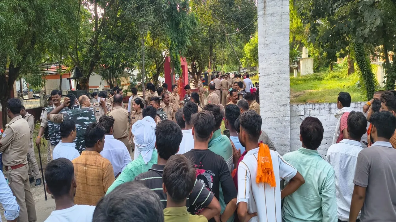 Sultanpur News: लाइनमैन की मौत से शुरू हुआ विवाद, एसएसओ की पिटाई के बाद पिता ने भी तोड़ा दम; थाने पर हंगामा. जानें पूरा मामला