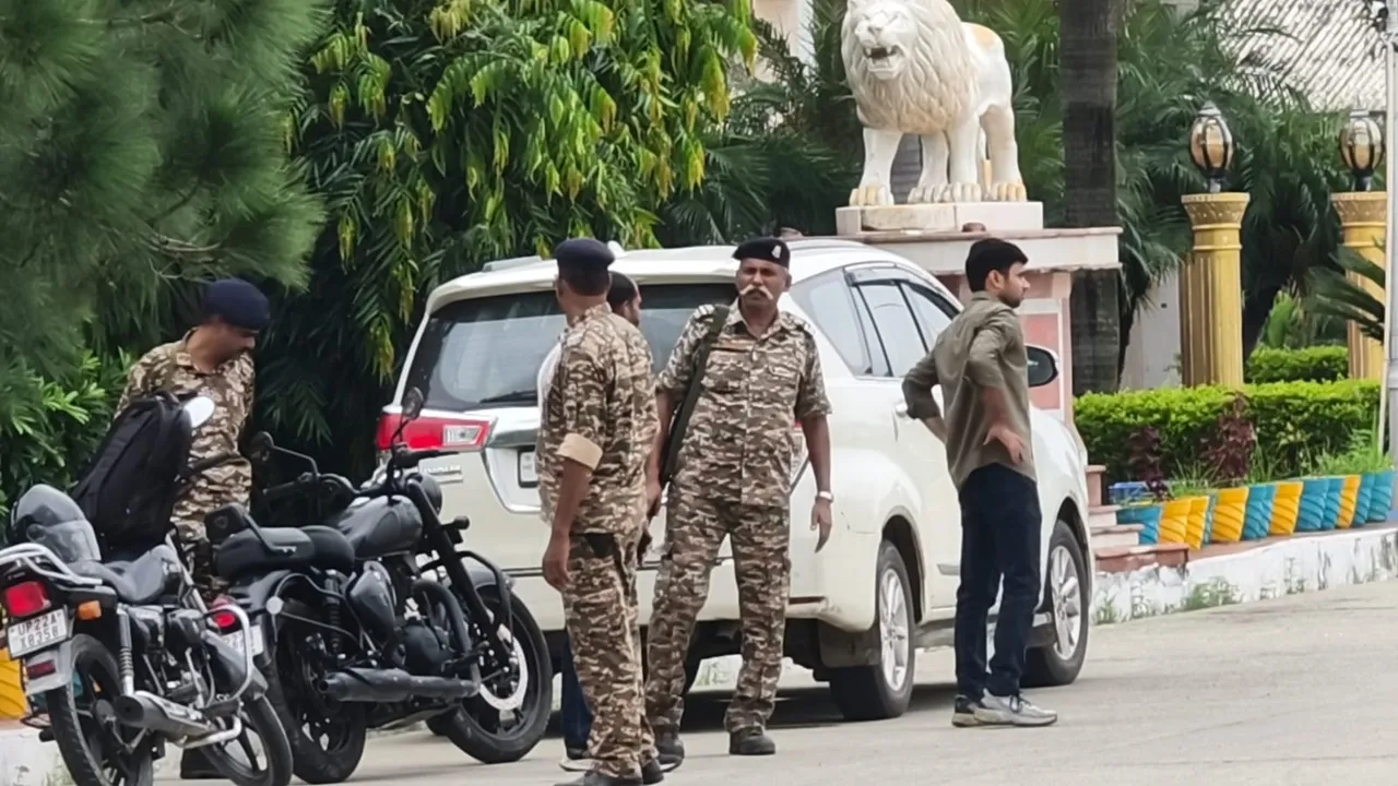 Rampur News : आजम खां के करीबियों पर भी कस सकता है ED का शिकंजा! शहर विधायक आकाश सक्सेना ने की थी शिकायत!