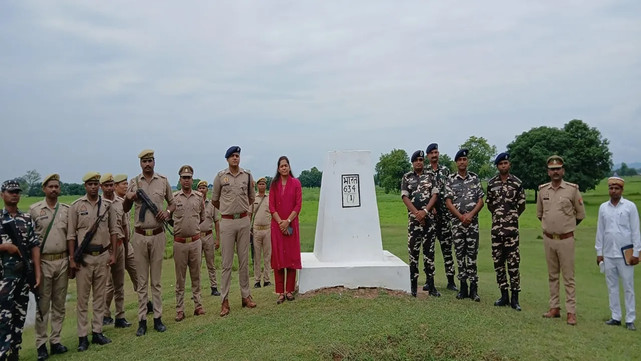Shravasti News : स्वतंत्रता दिवस से पहले इंडो-नेपाल बॉर्डर पर बढ़ी चौकसी, डीएम-एसपी ने लिया सुरक्षा का जायजा; SSB ने निकाली तिरंगा रैली