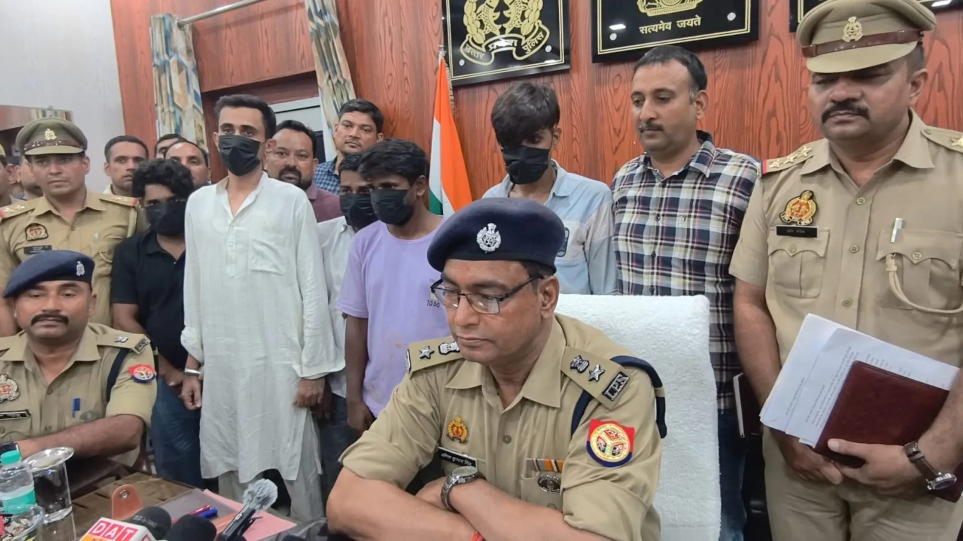रामपुर में पुलिस और SOG का बड़ा एक्शन, 1.5 करोड़ की स्मैक के साथ पांच गिरफ्तार