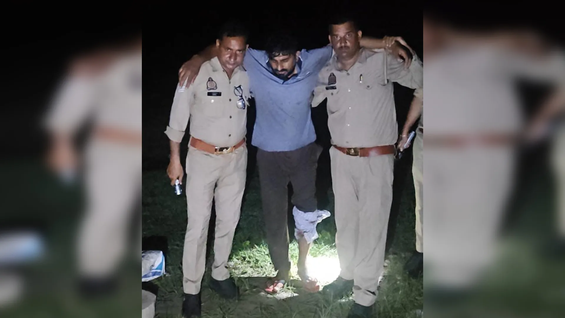 Rampur News : मुठभेड़ में पशु तस्कर के पैर में लगी गोली, तमंचा और पशु काटने के उपकरण बरामद