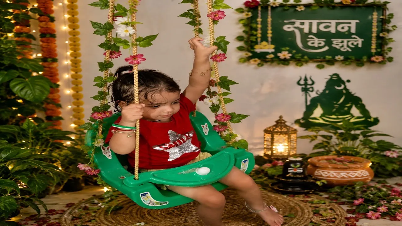 Shravasti News : सावन में पेड़ों से गायब हुए झूले, हाथों की मेंहदी का रंग भी पड़ा फीका, अब मोबाइल की स्क्रीन में सिमट रही लोक परंपरा