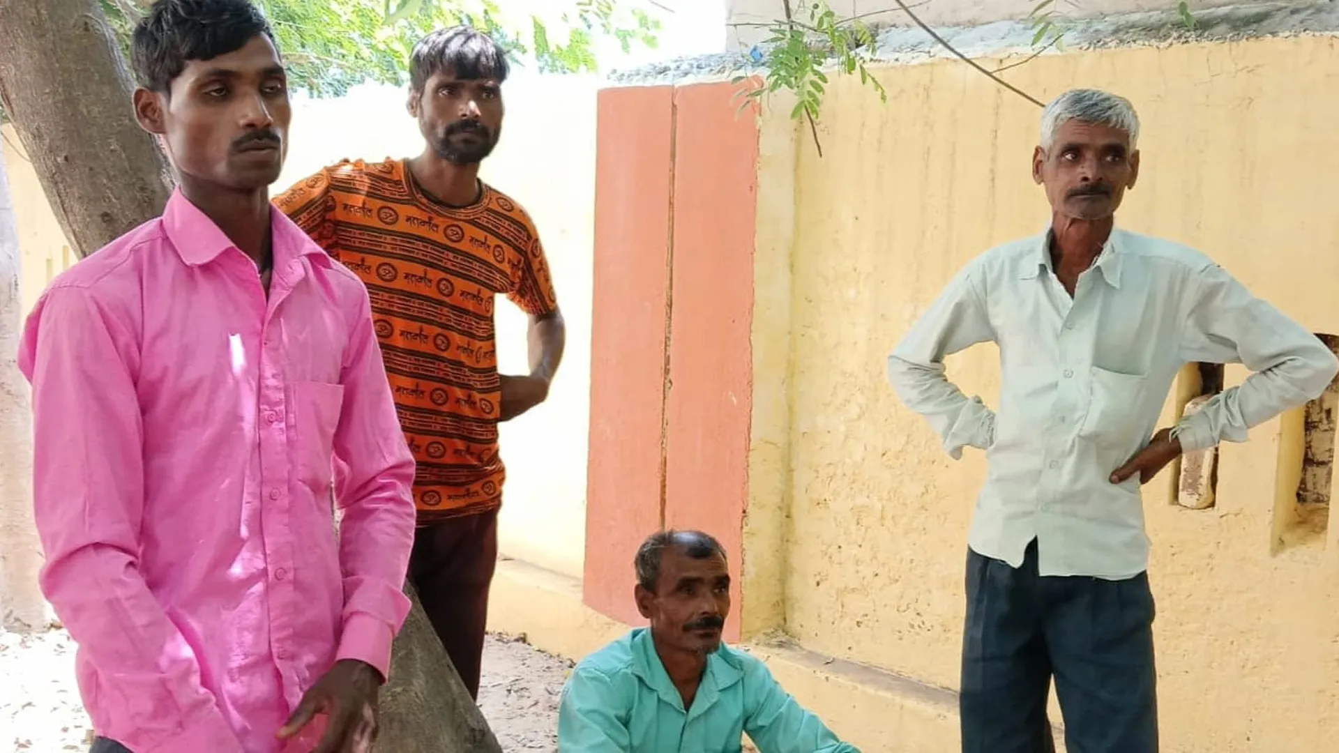 Shahjahanpur News : खेत में नग्न अवस्था में मिला 19 वर्षीय युवक का शव, परिजनों ने जताई हत्या की आशंका