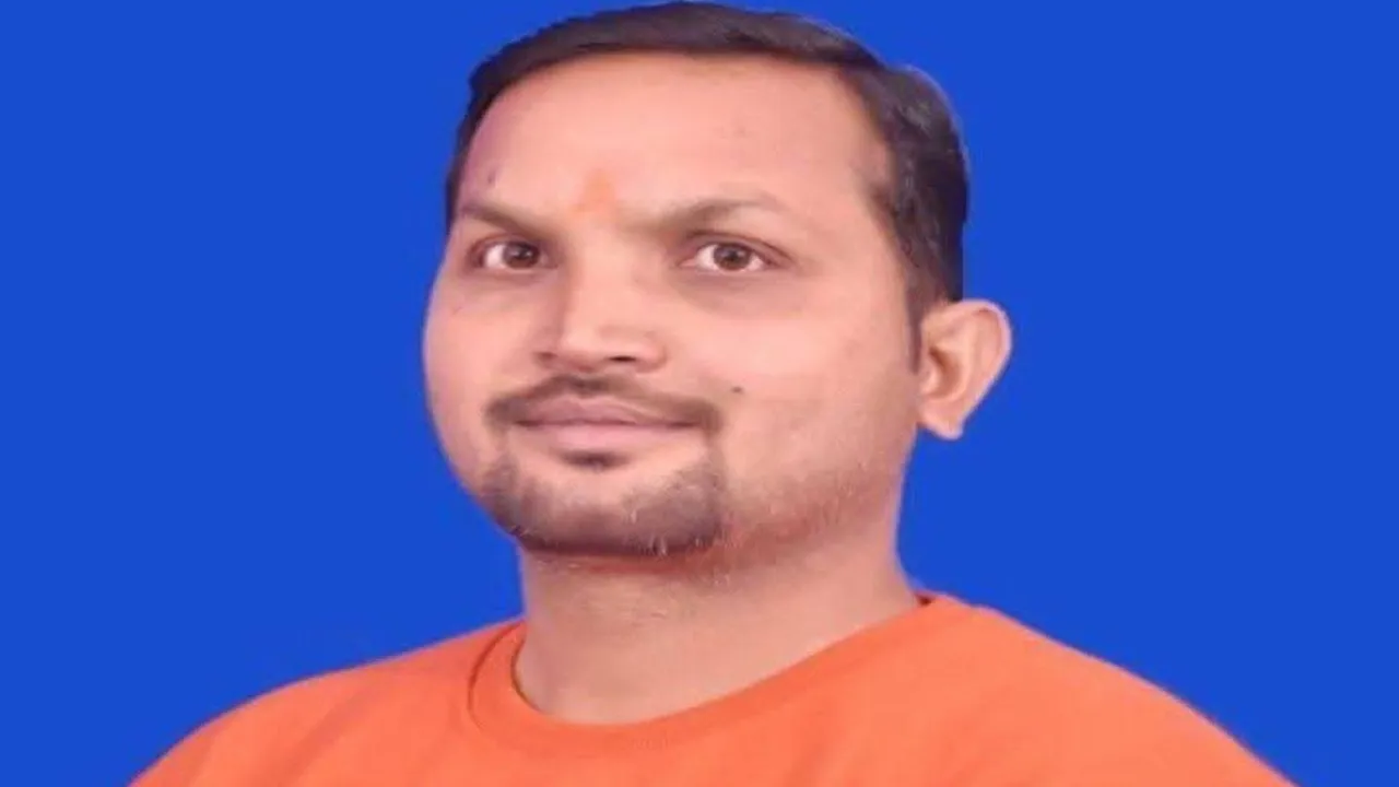 रामपुर में बजरंग दल नेता की संदिग्ध मौत पर बवाल, ASP अनुराग सिंह के निर्देश पर आदेश शंखधार मुकदमा दर्ज