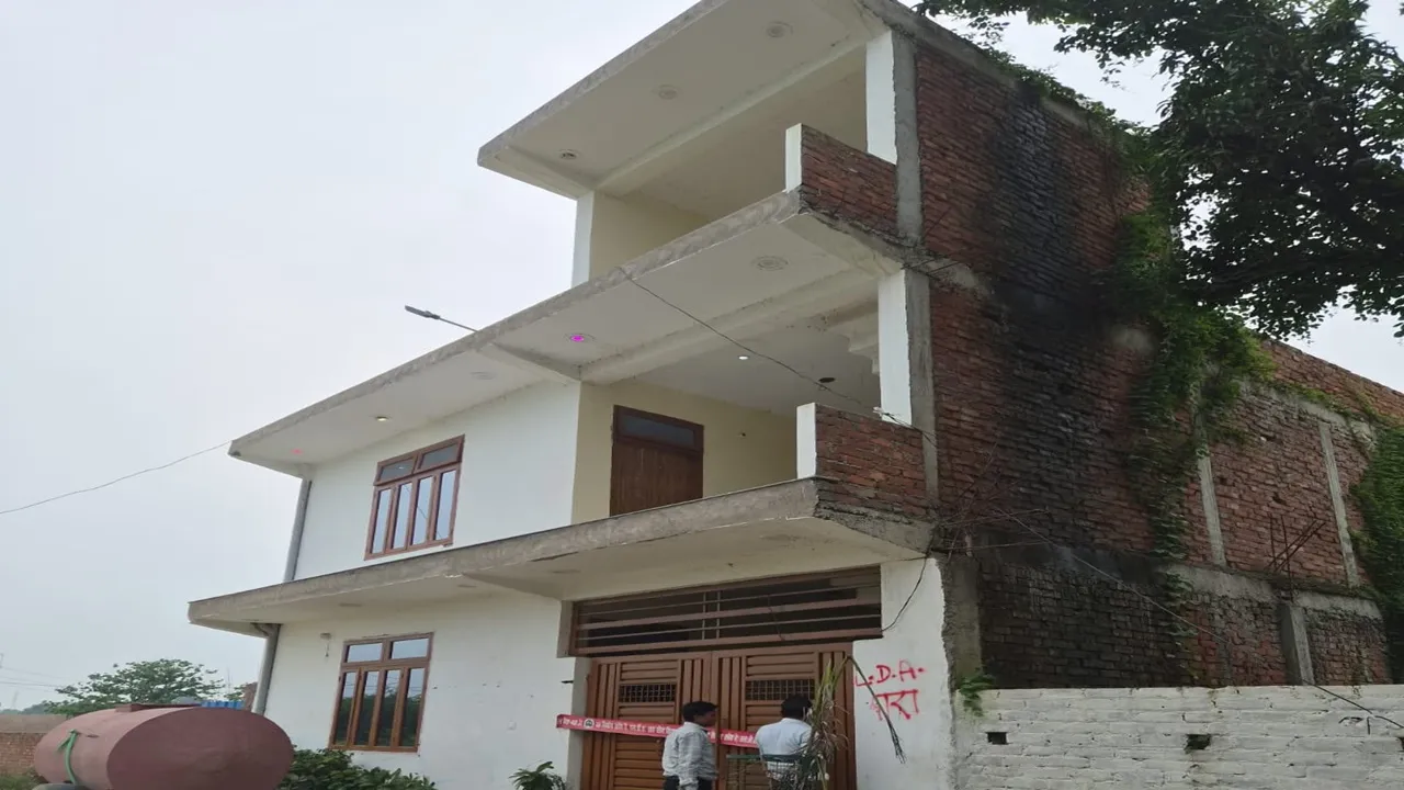 लखनऊ में LDA का बड़ा एक्शन! चौक से सुशांत गोल्फ सिटी तक 13 अवैध निर्माण सील, मचा हड़कंप