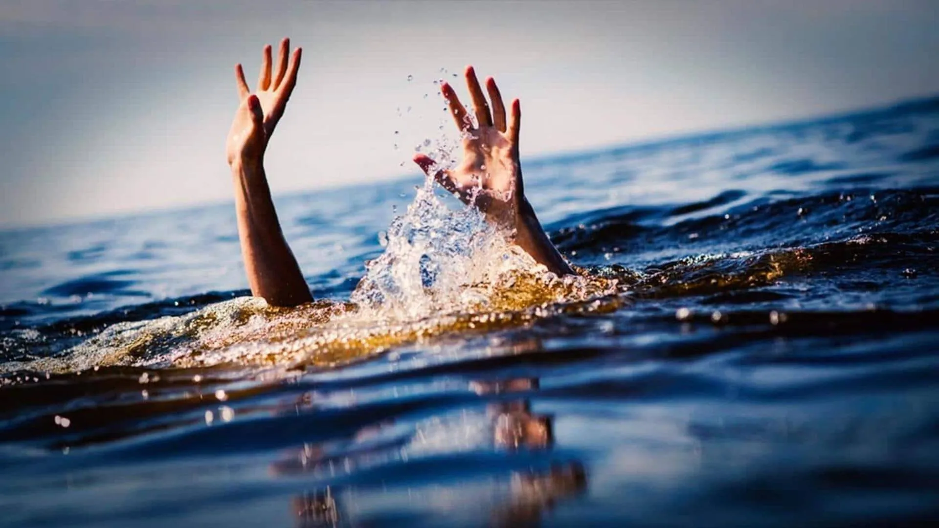 Bareilly News : रामगंगा पार करते हुए युवक डूबा, पीएसी गोताखोर तलाश में जुटे