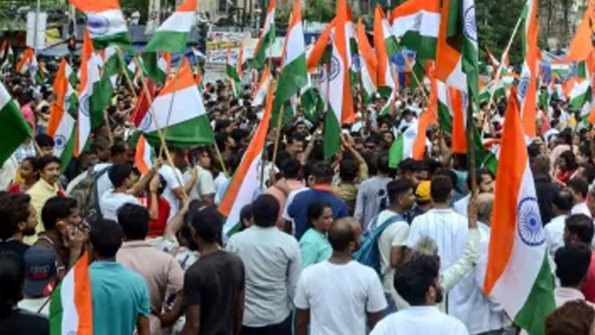 Sambhal News : 'हर घर तिरंगा' अभियान के तहत भाजपा की विशाल तिरंगा यात्रा, मंत्री गुलाब देवी ने की शिरकत