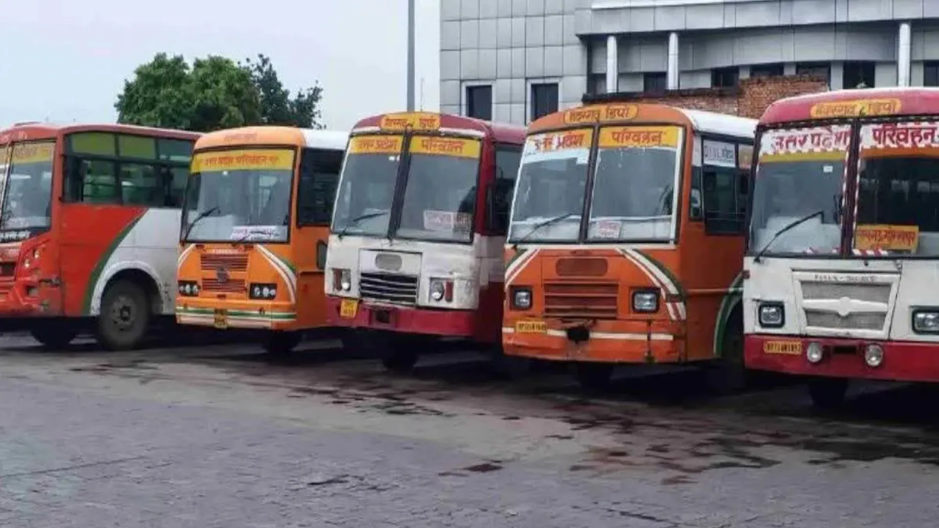 Moradabad News : रक्षाबंधन पर रोडवेज ने बढ़ाए 410 अतिरिक्त चक्कर, महिलाओं के साथ एक सहयात्री भी कर सकेगा फ्री सफर