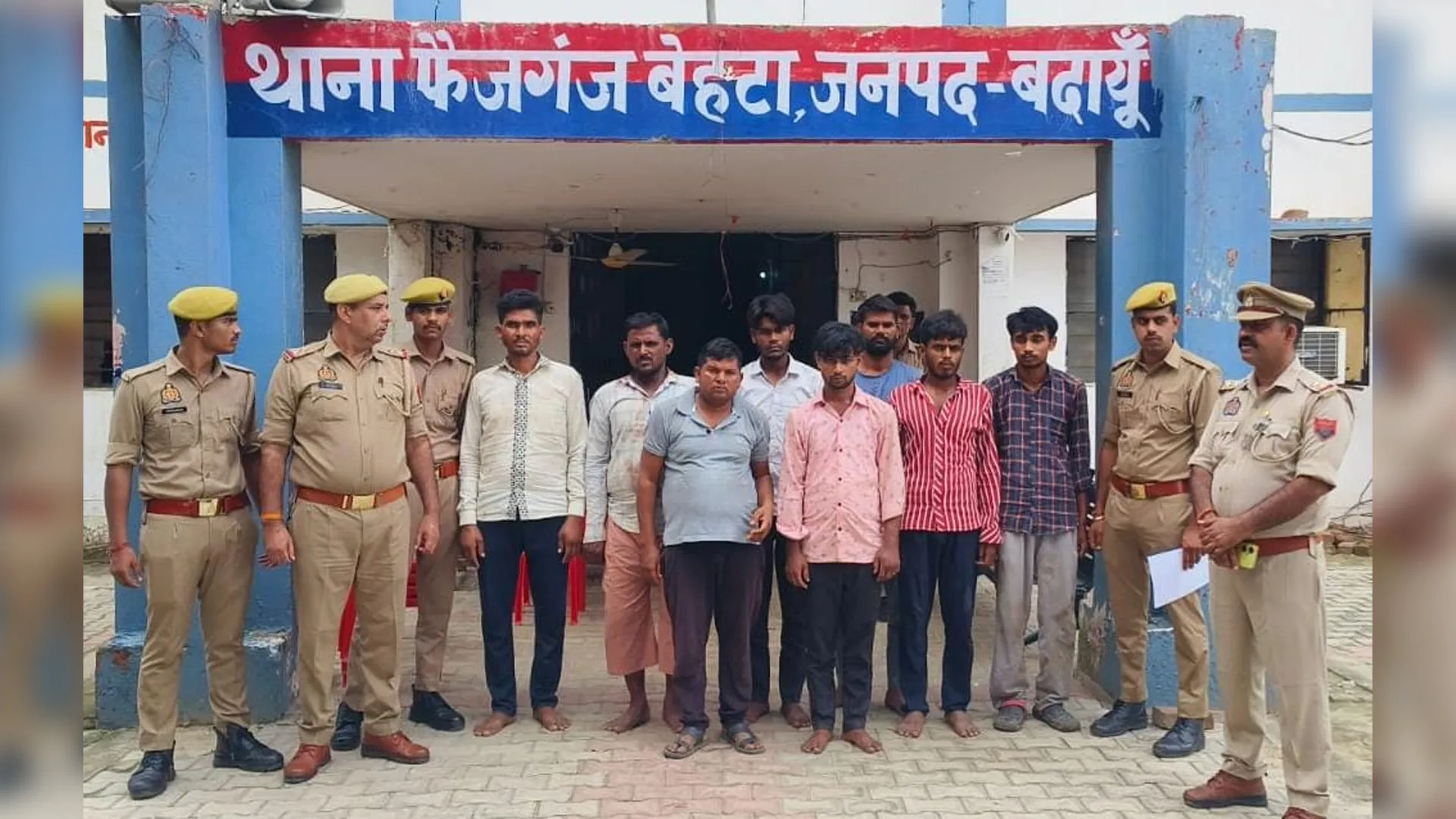 Budaun News : राजा की सीकरी में बवाल करने पर रिपोर्ट दर्ज, नौ आरोपी गिरफ्तार, बाकी फरार
