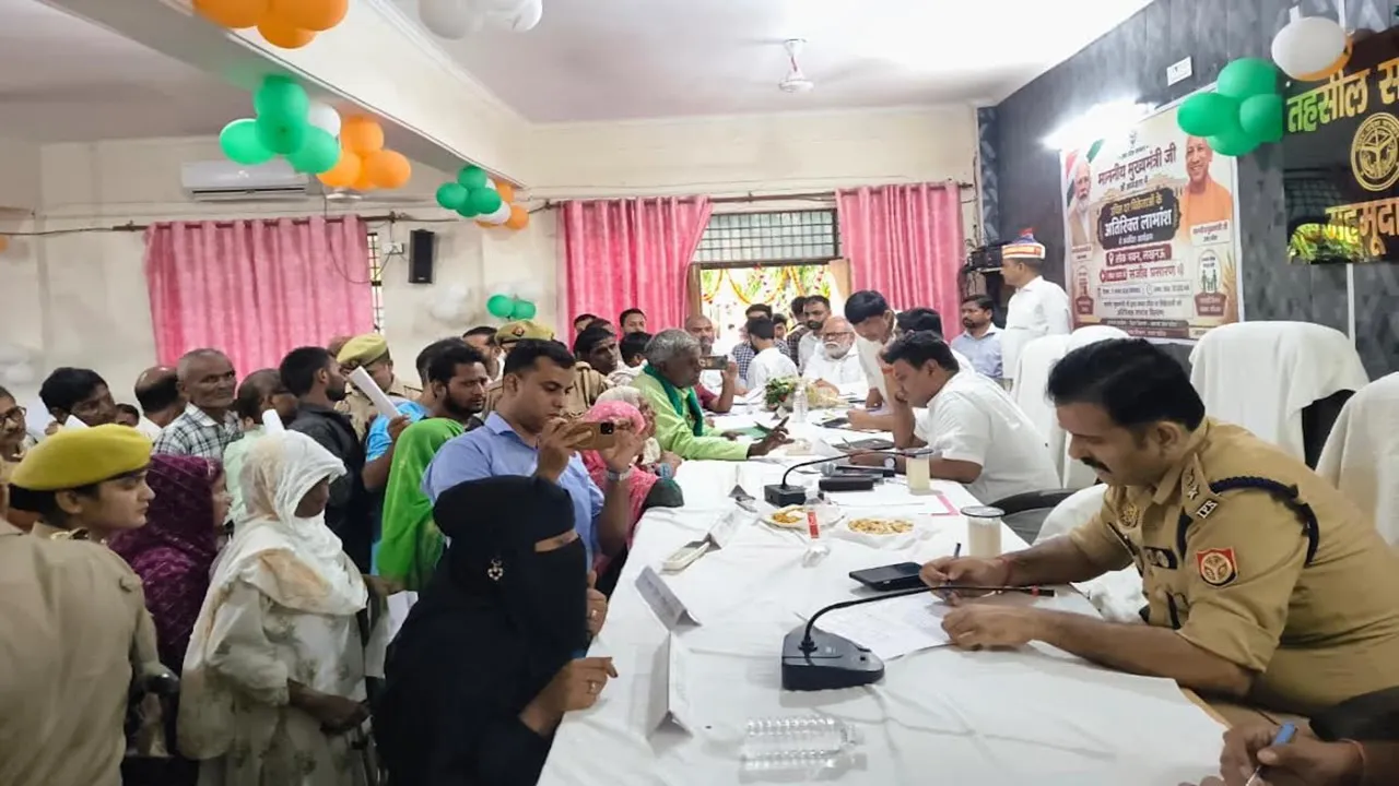 Sitapur News : डीएम साहब... महमूदाबाद नगर पालिका में फर्जी कर्मचारियों के नाम पर सरकारी धन की बंदरबांट? समाधान दिवस में पहुंची शिकायत से मचा हड़कंप