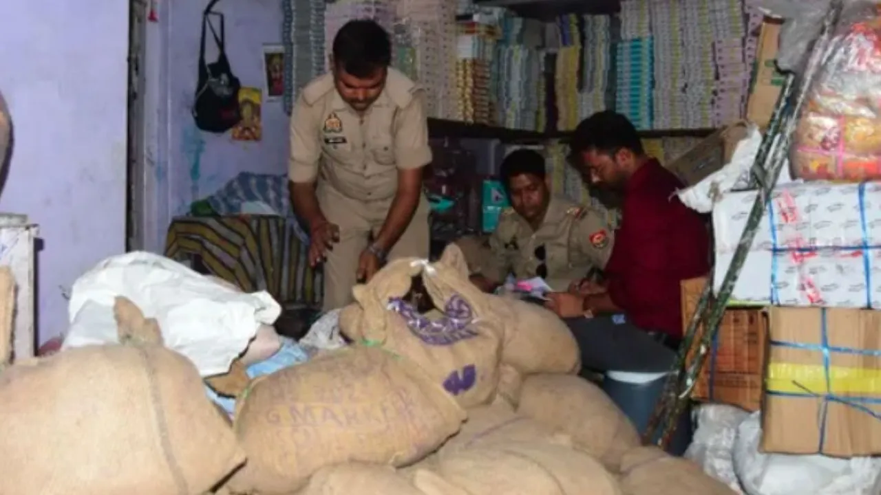 Hathras News :  स्टेशनरी व्यापारी के पास कहा से आये 5666 टन सिक्के, कॉइनेज एक्ट में दर्ज हुआ मामला 