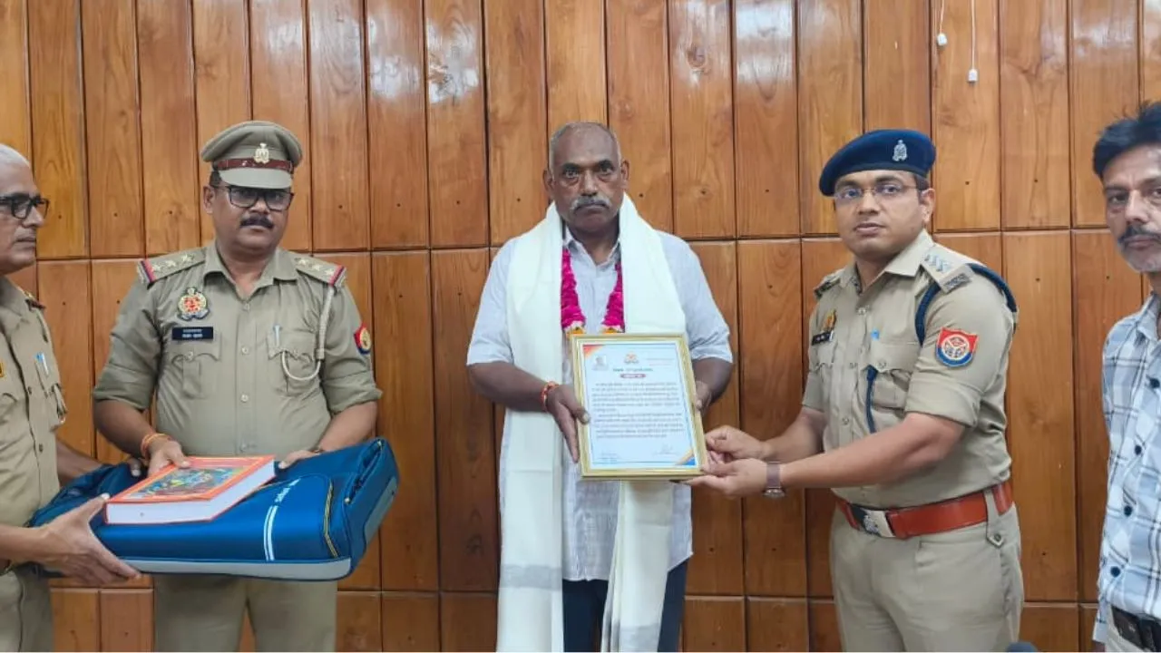 5 police personnel bid a respectful farewell (3)