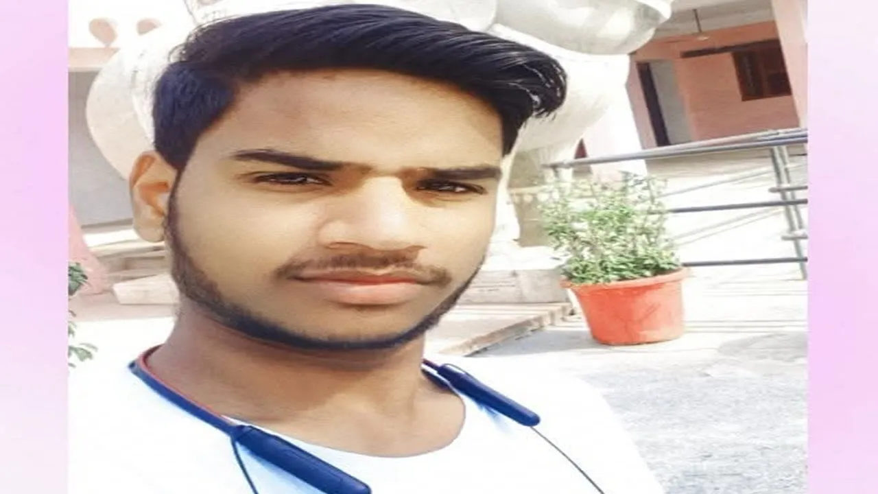 Kannauj News : तेज रफ्तार ट्रैक्टर ने युवक को रौंदा, पहिए में फंसा शव; पुलिस की गाड़ी घेरकर परिजनों ने किया हंगामा