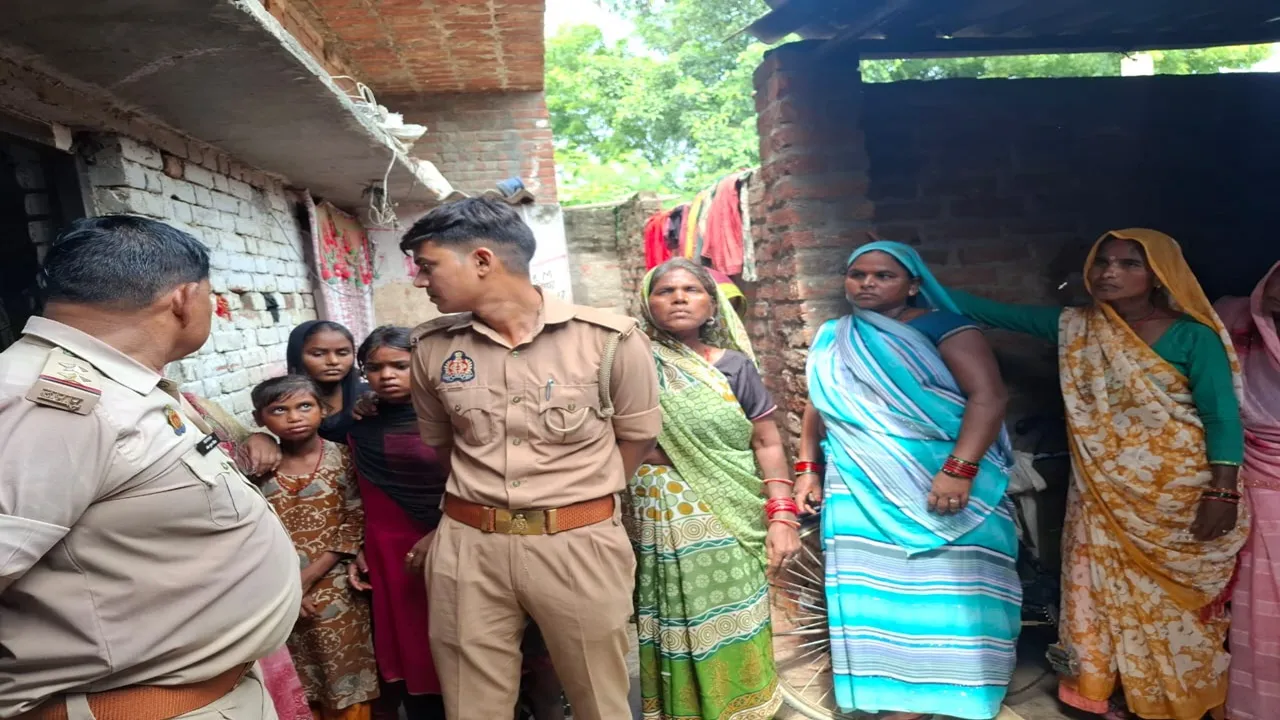  श्रावस्ती में दो हादसों से मातम : दिल्ली से लौटे युवक का फंदे से लटकता मिला शव, पेड़ के नीचे दबकर वृद्धा की मौत