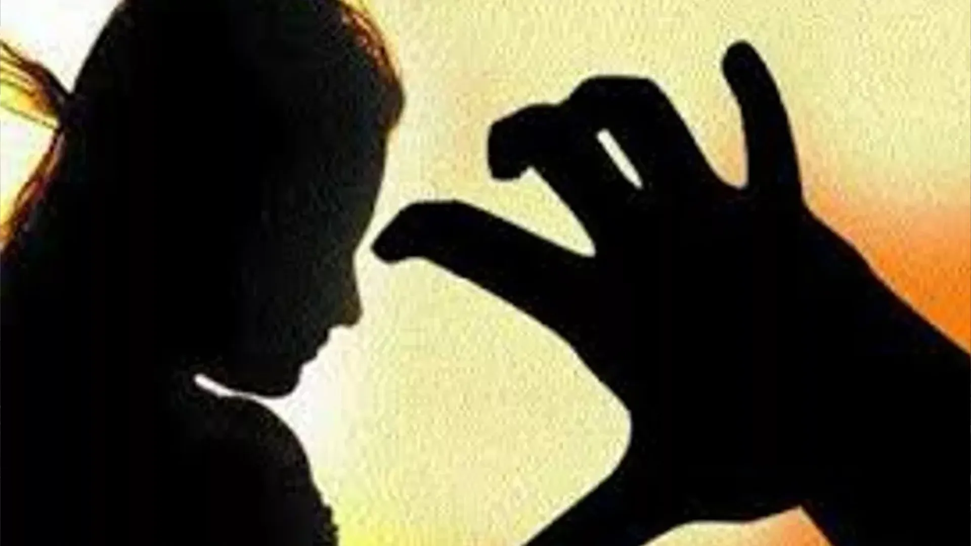 Shahjahanpur News : 12 साल की मासूम से 5 नाबालिग लड़कों ने किया सामूहिक दुष्कर्म, गन्ने के खेत में ले जाकर की दरिंदगी