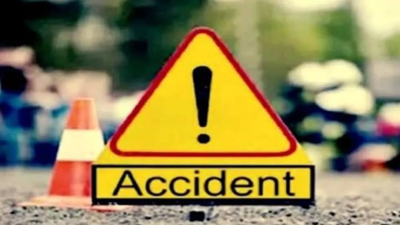 Barabanki News:  रामनगर में सड़क हादसों में 24 लोग घायल, 8 की हालत गंभीर; बेहतर इलाज के लिए रेफर