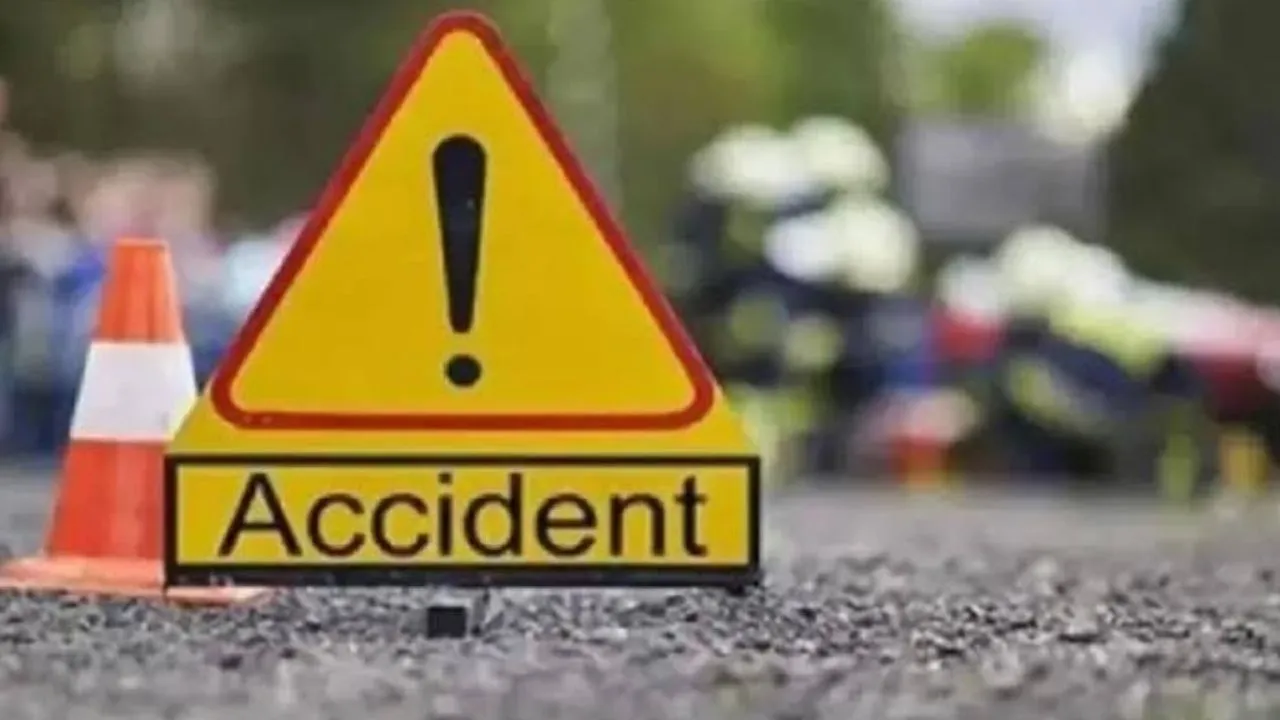 Gonda News :  ऑटो-बोलेरो की टक्कर से महिला और मासूम की मौत, 6 बच्चे घायल; शादी समारोह में शामिल होने जा रहा था परिवार 