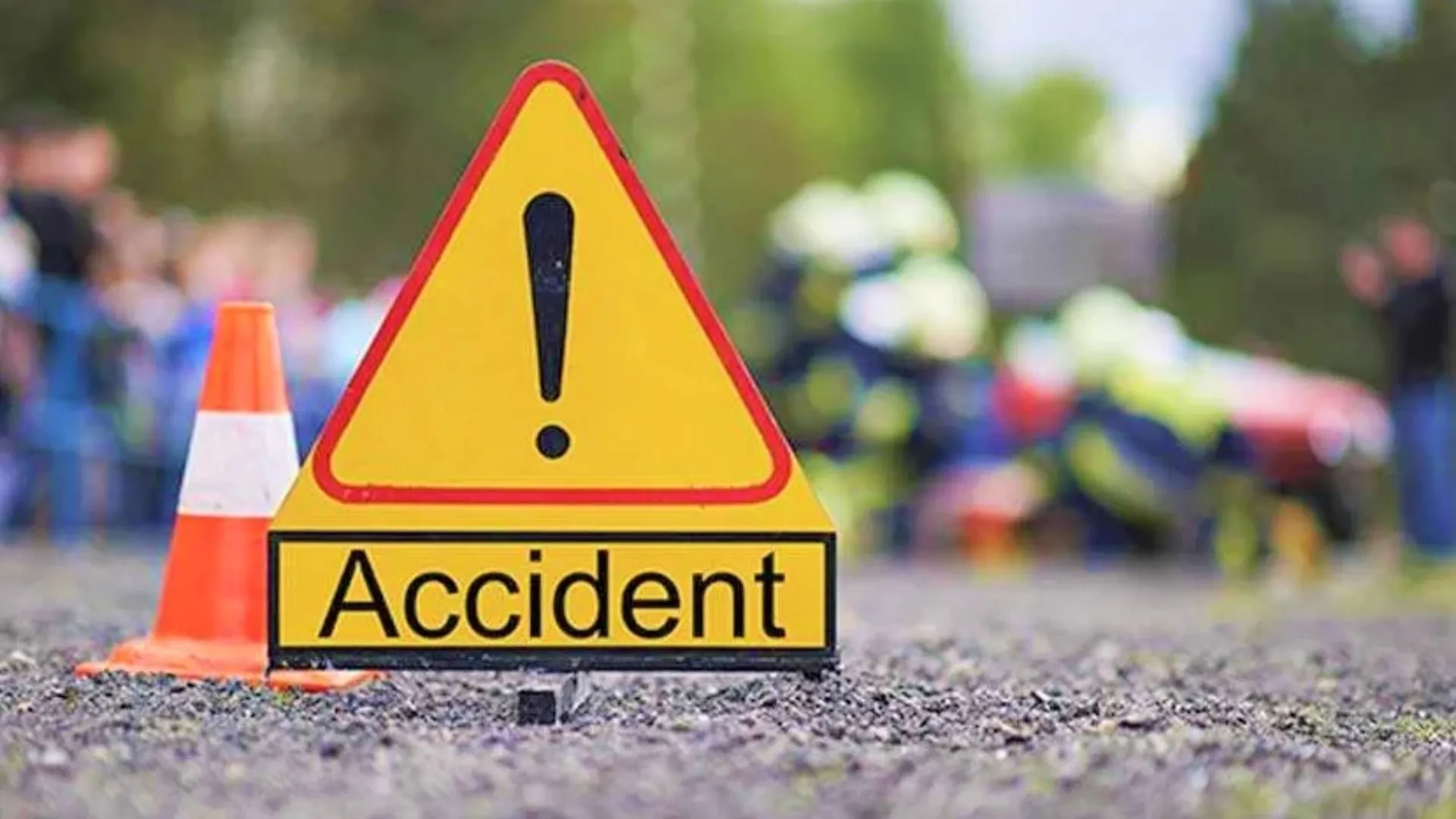 Shahjahanpur News :शाहजहांपुर में सांड से टकराई बाइक, होमगार्ड की मौत, साथी की हालत गंभीर 