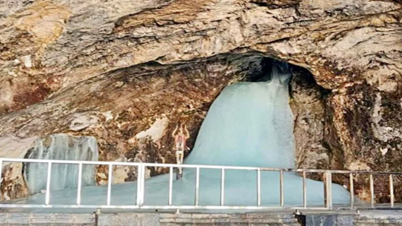 Amarnath Yatra Update:  एक दिन के लिए स्थगित अमरनाथ यात्रा, अनुच्छेद 370 की बरसी पर जम्मू में सुरक्षा व्यवस्था कड़ी