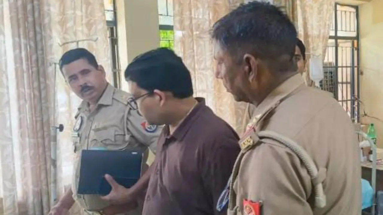 Auraiya News: घर में अकेली थी 16 वर्षीय छात्रा, कमरे में फंदे से लटका मिला शव; मौत से मचा हड़कंप