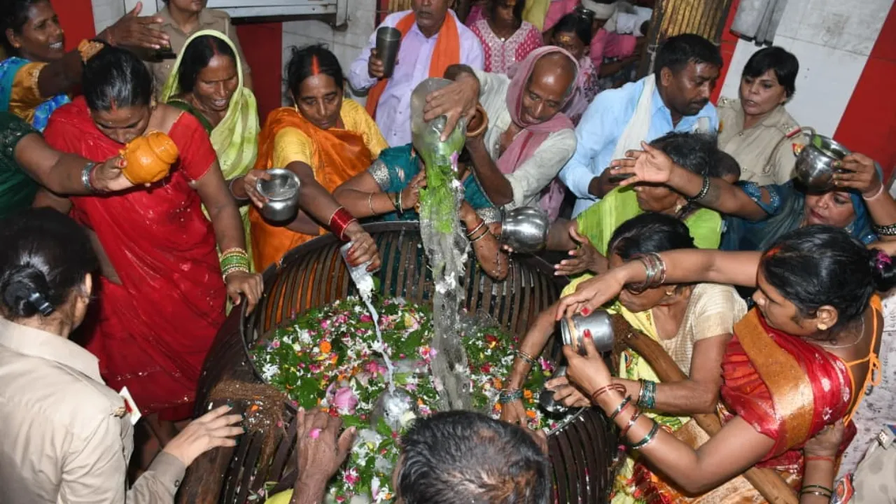 Ayodhya Sawan Somwar (1)