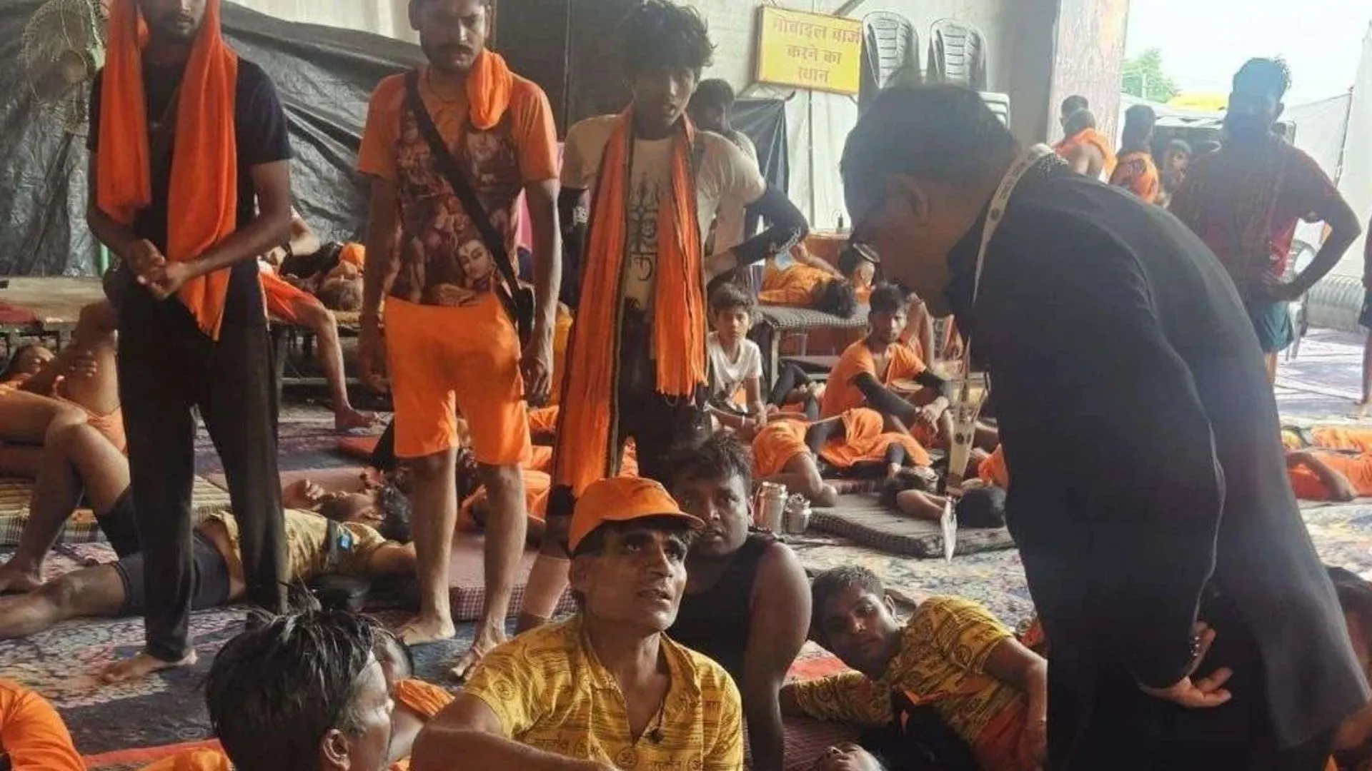 Bareilly News : सावन के अंतिम सोमवार को उमड़ेगा शिवभक्तों का जनसैलाब, आंवला के कांवड़ शिविर में पहुंचे डीएम 