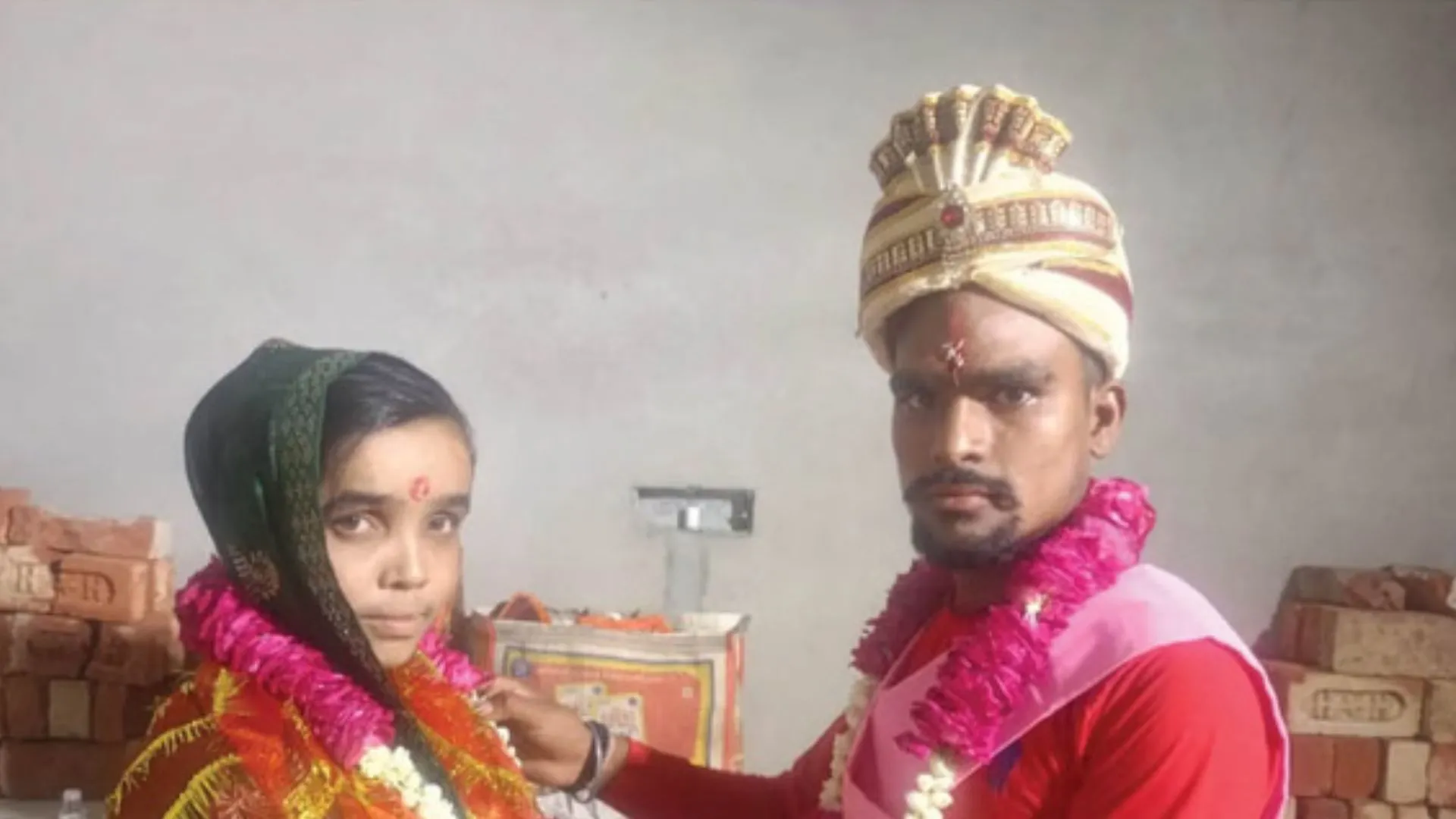 Bareilly News : हरदोई की रजिया ने फरीदपुर के तोताराम के साथ लिए सात फेरे 