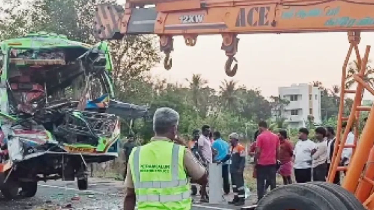भिंड में मजदूरों से भरी पिकअप की डंपर से टक्कर, 8 की मौत; 25 घायल, CM योगी ने किया मुआवजे का ऐलान