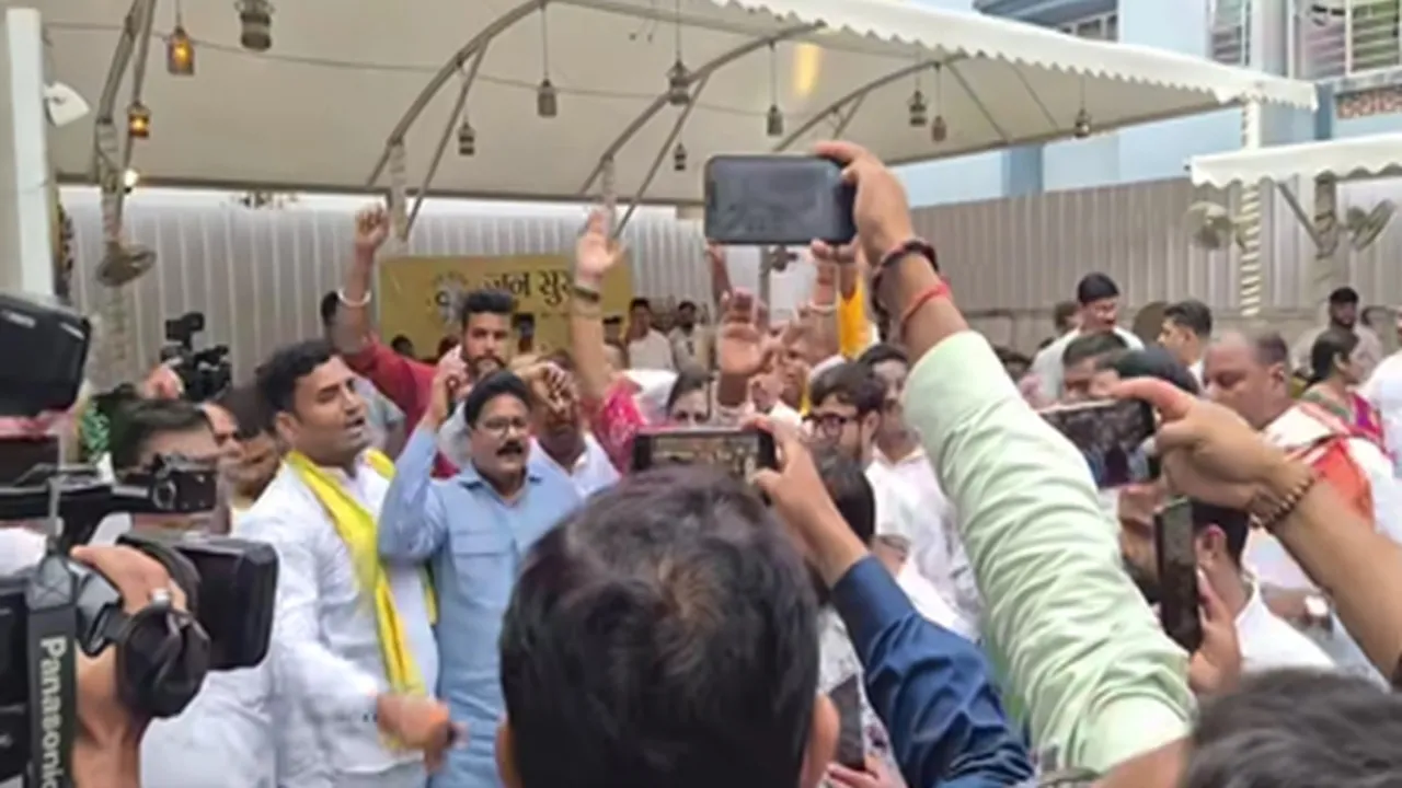 बांकीपुर उपचुनाव : 15वें राउंड तक प्रशांत किशोर 8,202 वोटों से आगे, जन सुराज कार्यालय में जश्न शुरू