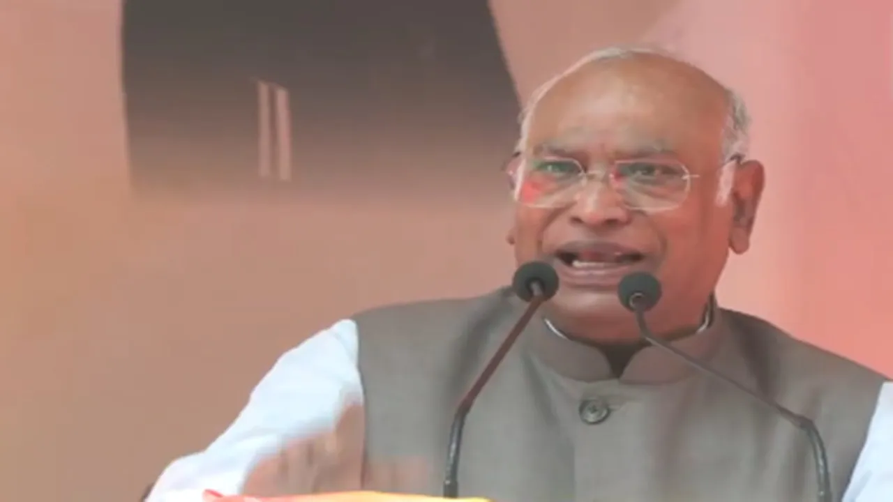 हल्द्वानी में खड़गे का BJP-RSS पर हमला, बोले- ‘देशभक्ति हमें मत सिखाइए, अंग्रेजों के शरण में गए’