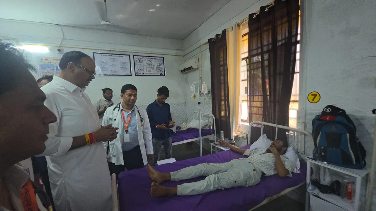 Balrampur News : मेमोरियल अस्पताल बनेगा जिले का मॉडल अस्पताल, व्यवस्थाएं दुरुस्त करने के निर्देश, ब्रजेश पाठक ने किया अस्पताल का निरीक्षण