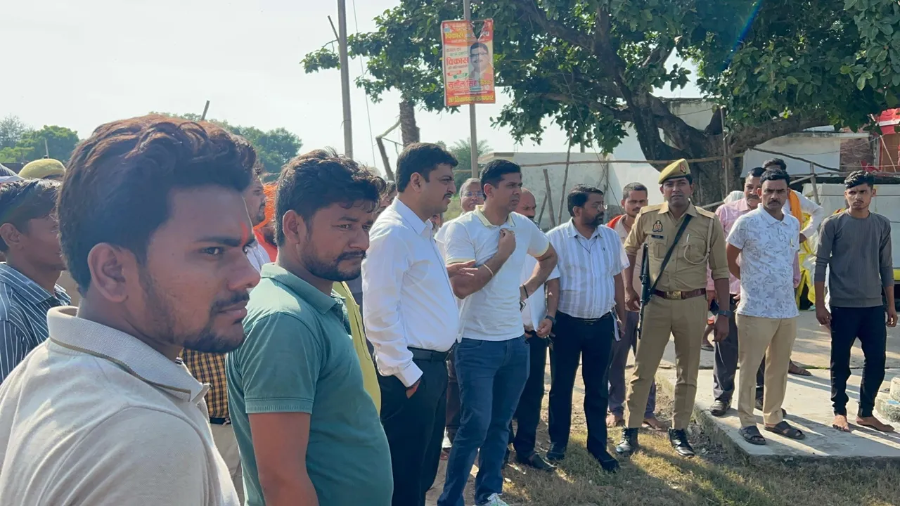 Barabanki News : कोटवा धाम के 356 साल पुराने कुंड का होगा कायाकल्प, डीएम ने किया निरीक्षण, अधिकारियों को दिए ये अहम निर्देश