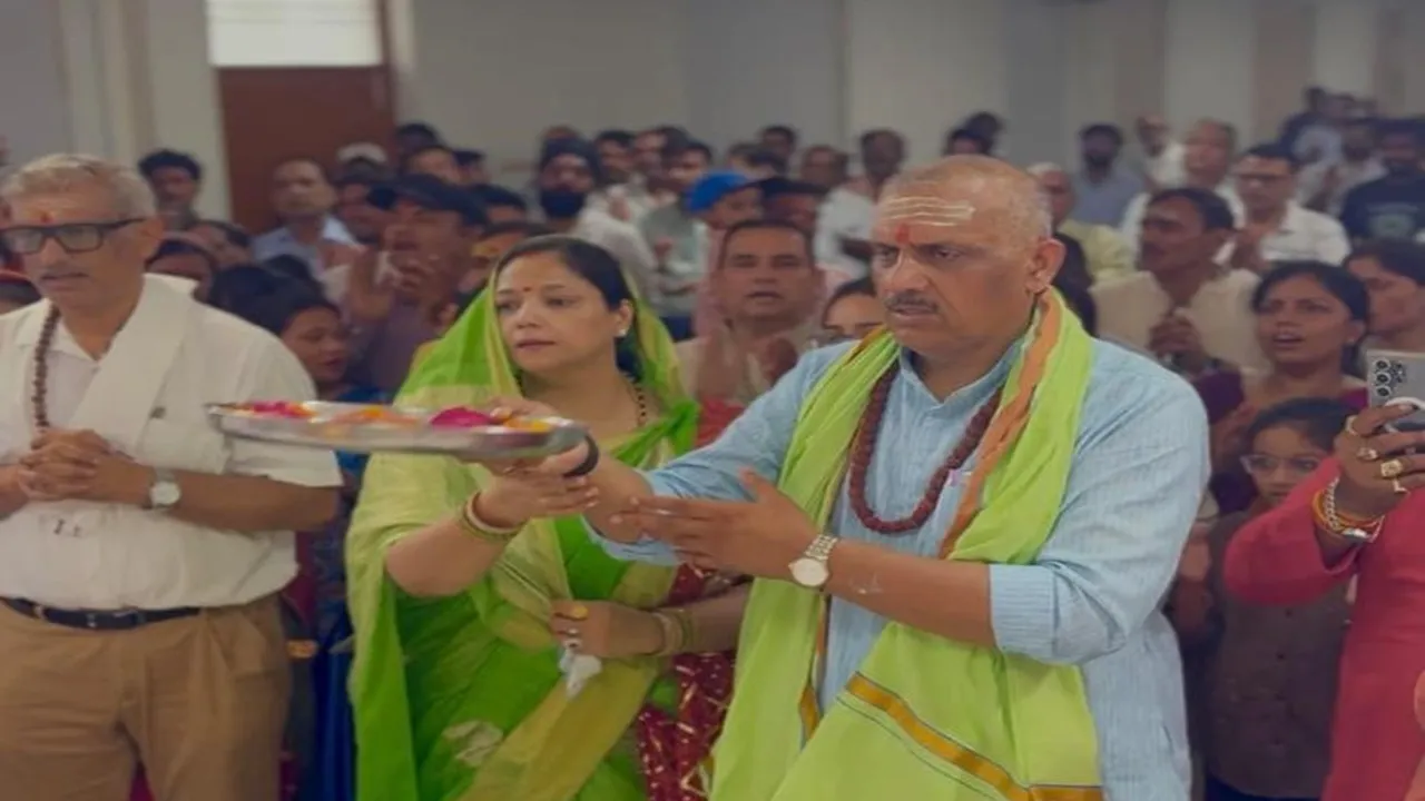 Kanpur News : बिठूर में अमिताभ बाजपेई ने किया रुद्राभिषेक, बोले- भाईचारा बढ़े, नफरत घटे