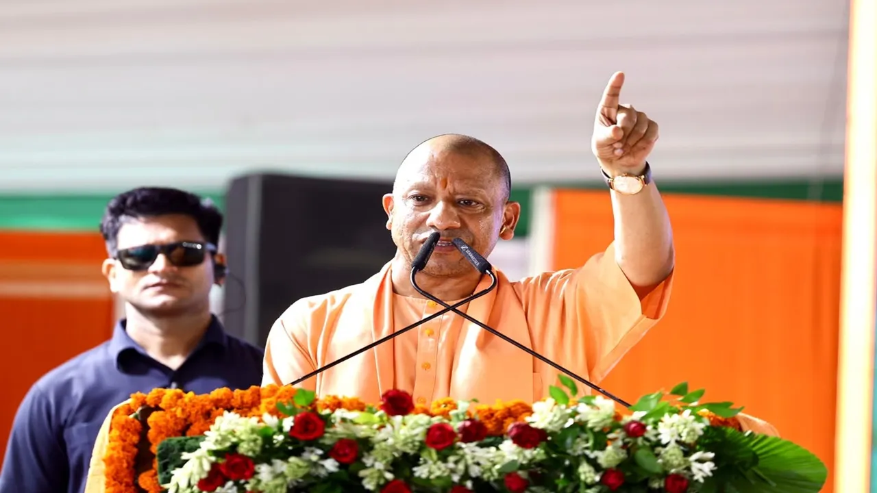 Ambedkar Nagar News : गोविंद साहब से CM योगी का विपक्ष पर प्रहार, कहा- यूपी अब दंगा और माफिया मुक्त