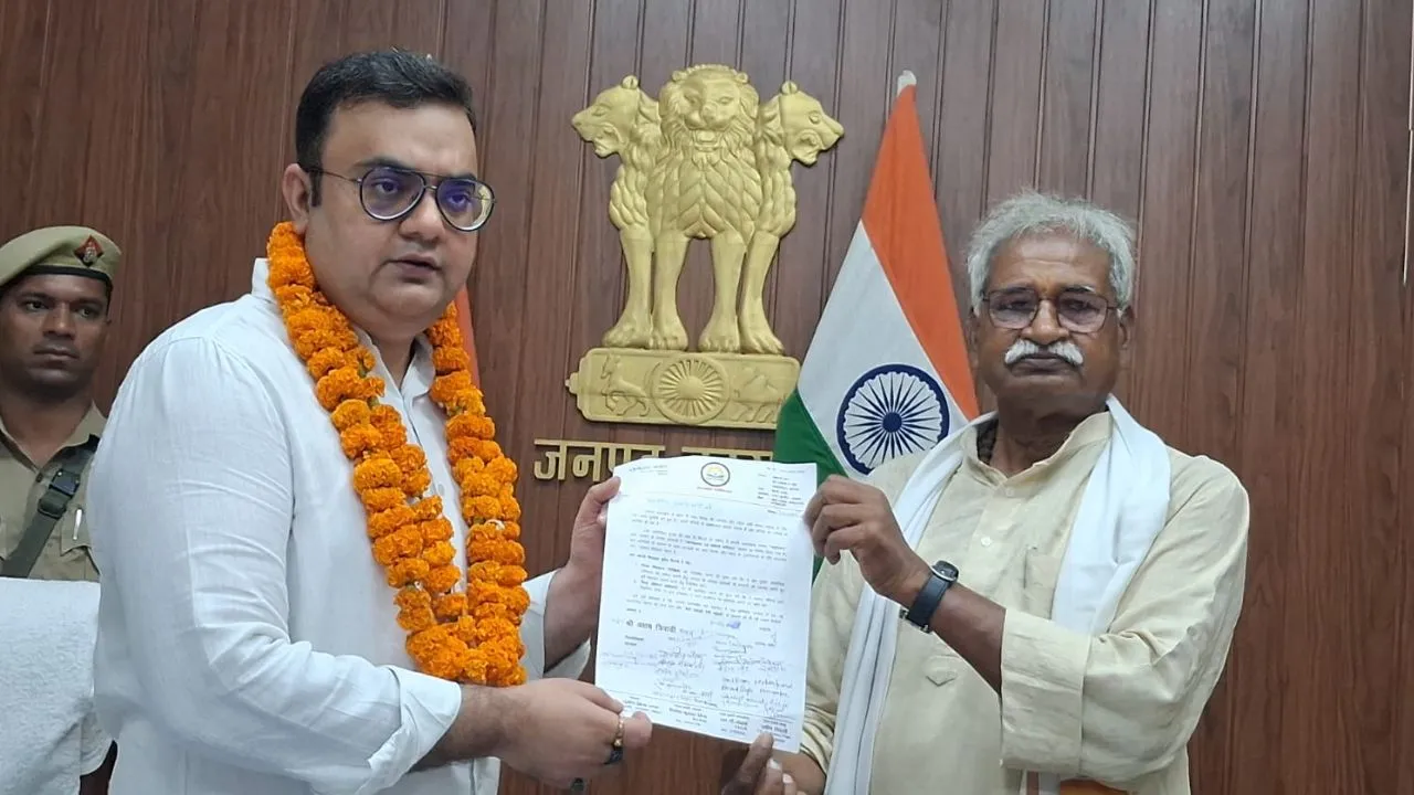Bahraich News: स्कूल-कॉलेजों में बेटियों को बताए जाएंगे बाल विवाह और दहेज के नुकसान, जिले स्तर पर सहयोग की अपील 