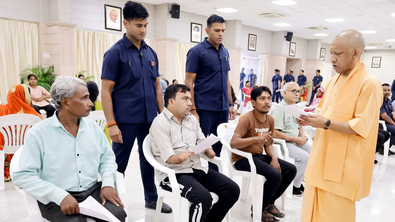 cm yogi janta darshan