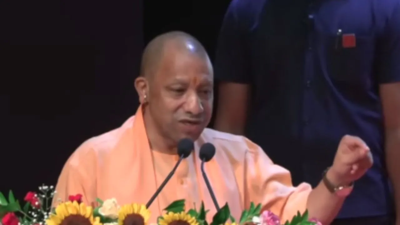 National Handloom Day :  CM योगी ने बुनकरों का किया सम्मान, कहा- 'हथकरघा हमारी सांस्कृतिक पहचान'