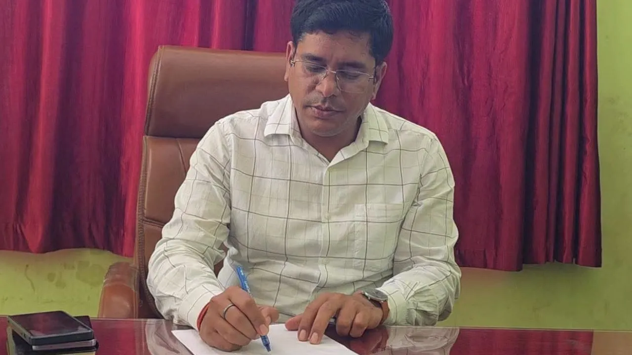 Gonda News:  पांच BEO के तबादले, जानिए किस अधिकारी को मिली कौन सी जिम्मेदारी