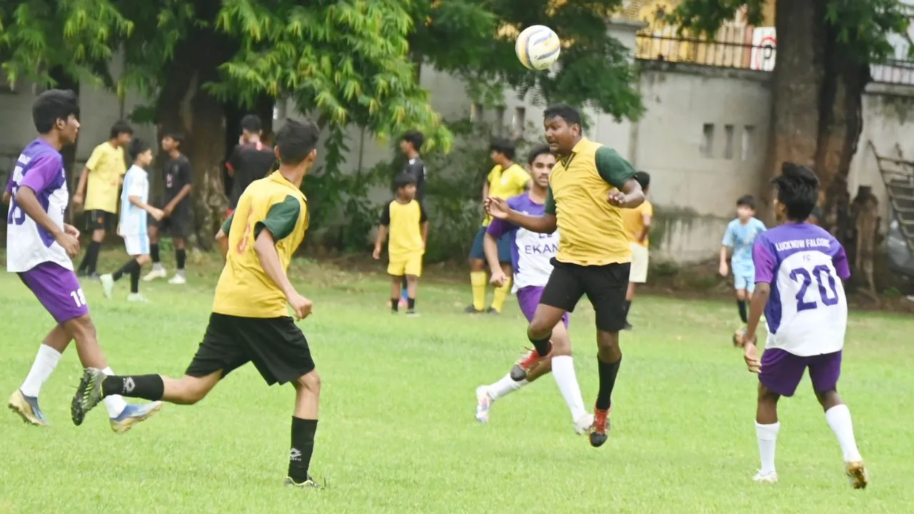 Football League  (1)