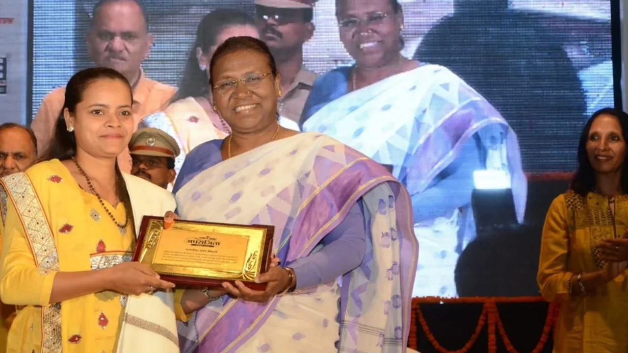 लोक की वह आवाज, जिसमें अब भी गाते हैं गांधी