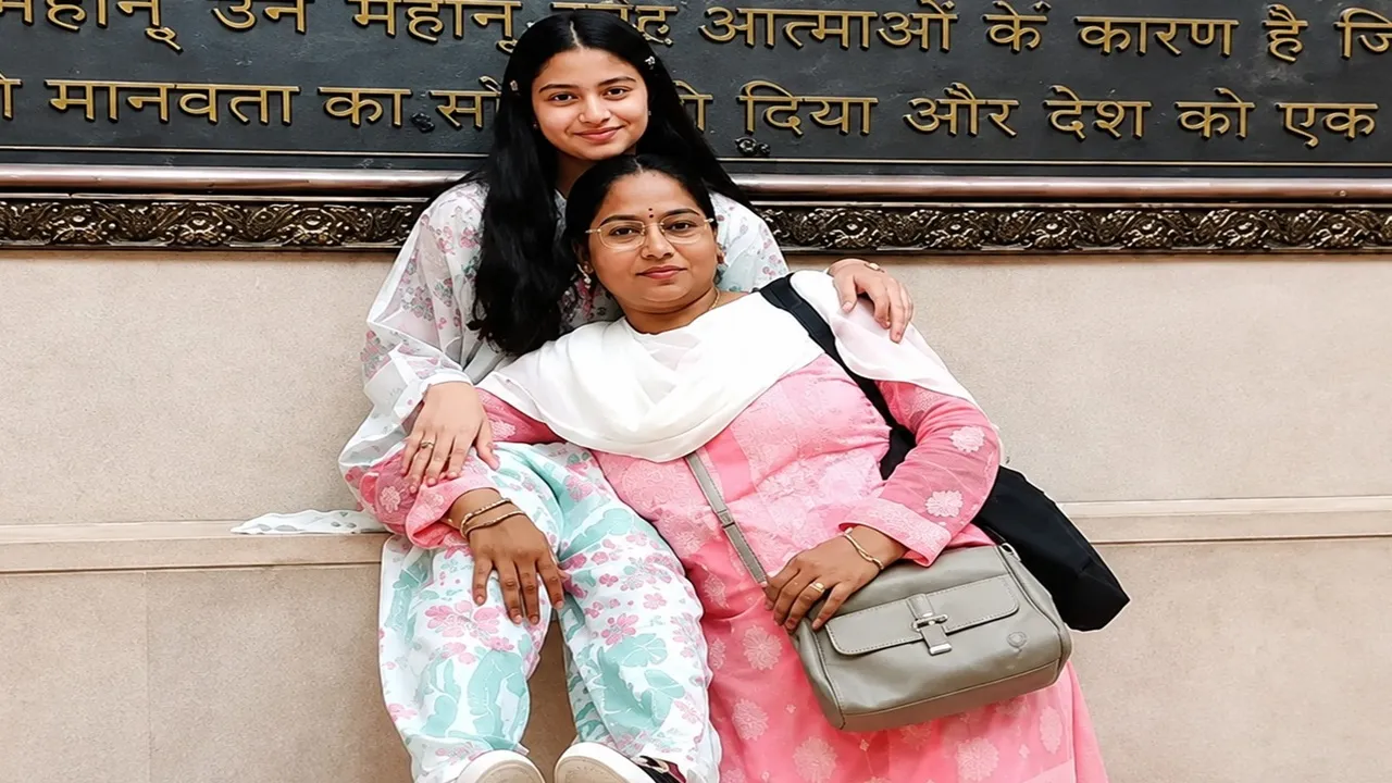 Ghaziabad Murder : ‘बेटा नहीं हुआ’ तो खूनी बना पिता! पत्नी और बड़ी बेटी को चाकू से गोदा, छोटी बेटी ने भागकर बचाई जान