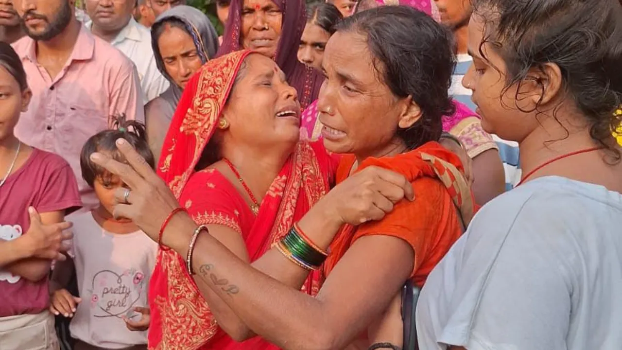 Gonda Crime News: दोस्तों के साथ घर से निकला युवक, सुबह सड़क किनारे मिला शव; सिर-पैर पर चोटों ने बढ़ाया हत्या का शक