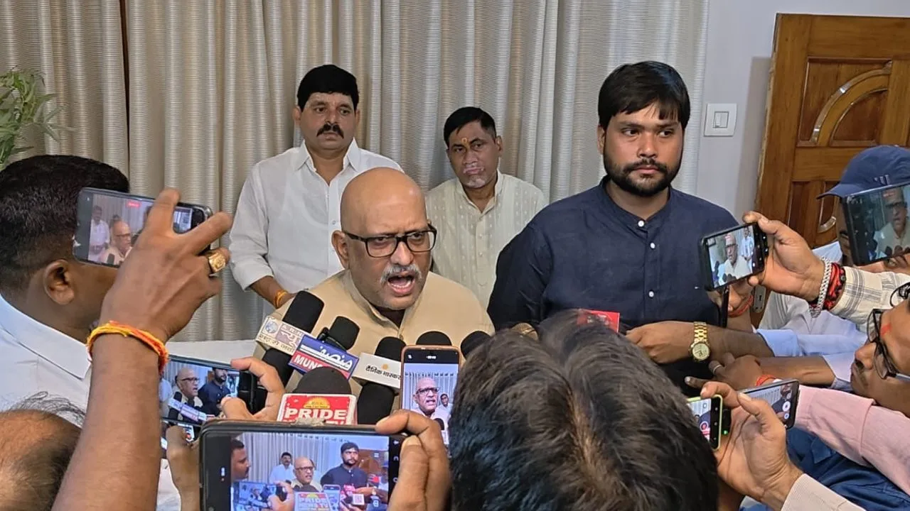  Sitapur News: छात्रों पर मुकदमे को लेकर कांग्रेस का हमला, प्रदेश अध्यक्ष बोले- आवाज दबा रही सरकार