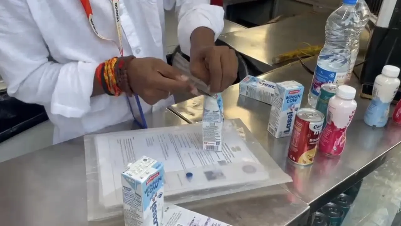 हरदोई स्टेशन की छाछ में फंगस मिलने से मचा हड़कंप, वीडियो वायरल होते ही रेलवे ने उठाया बड़ा कदम