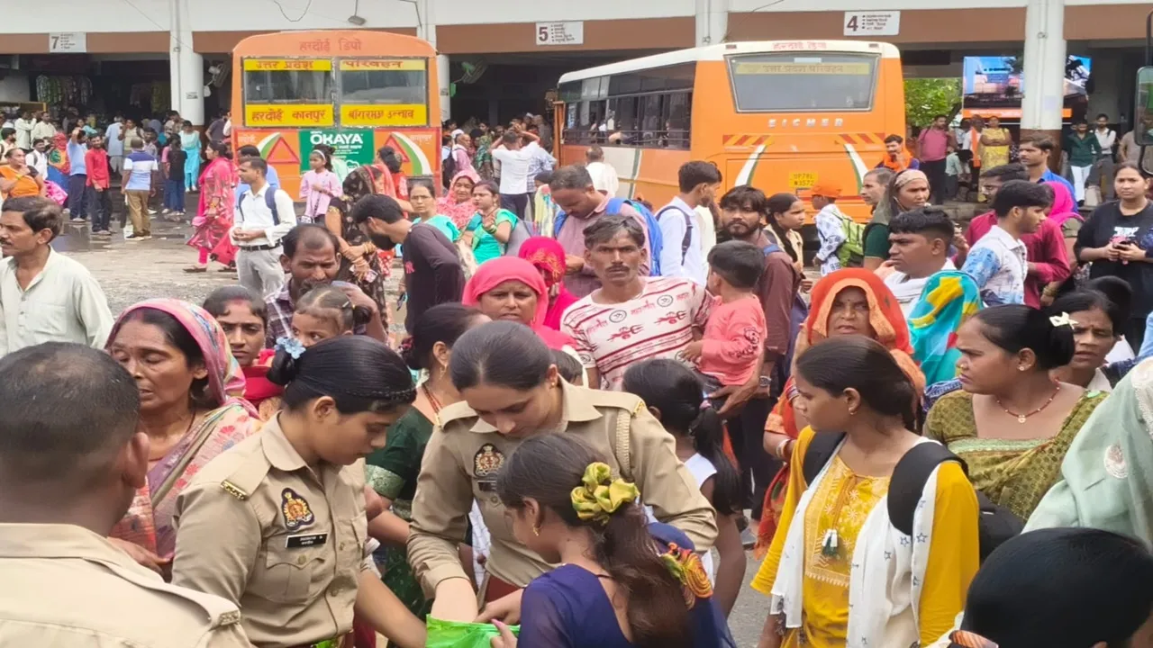 रक्षाबंधन पर बहनों को फ्री बस सफर पड़ा भारी! भीड़ में टप्पेबाजों ने उड़ाई सोने की चेन, पुलिस ने यात्रियों की ली तलाशी